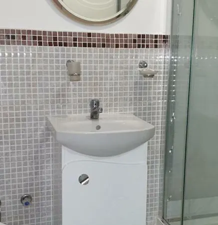 Haus Baron 1 Neckarau Pensión Mannheim