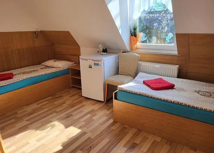 Haus Baron 1 Neckarau 게스트하우스 3*