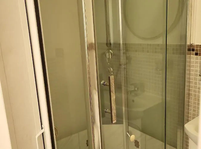 Haus Baron 1 Neckarau 게스트하우스 만하임