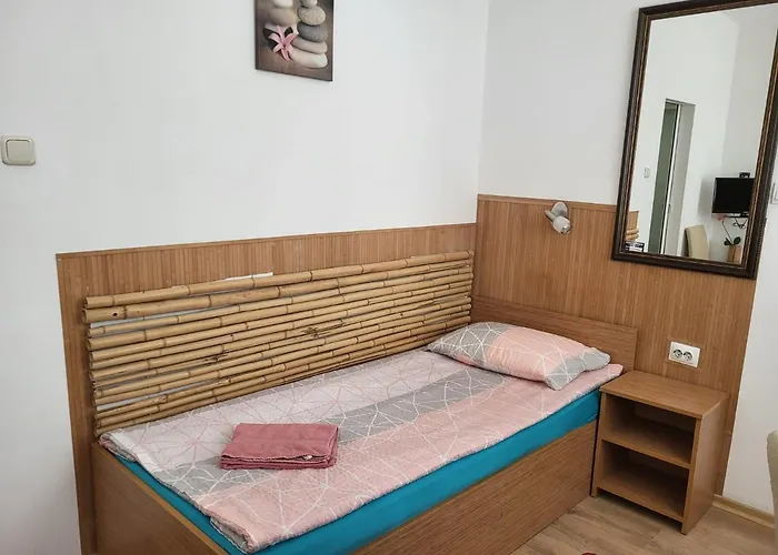 Haus Baron 1 Neckarau 게스트하우스