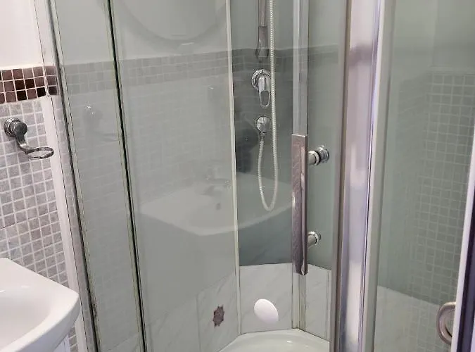 Haus Baron 1 Neckarau 게스트하우스 3*