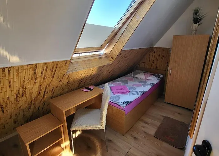 Haus Baron 1 Neckarau 게스트하우스 만하임