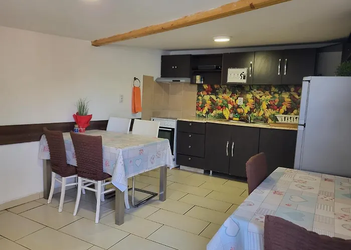 Haus Baron 1 Neckarau 게스트하우스