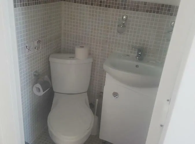 Haus Baron 1 Neckarau 게스트하우스