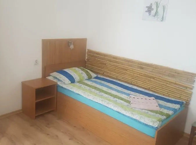 Haus Baron 1 Neckarau 3* 만하임