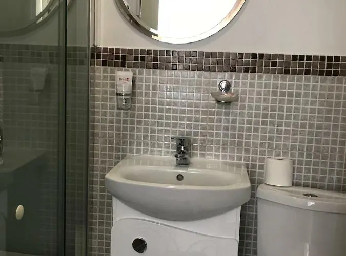 Haus Baron 1 Neckarau 게스트하우스 만하임