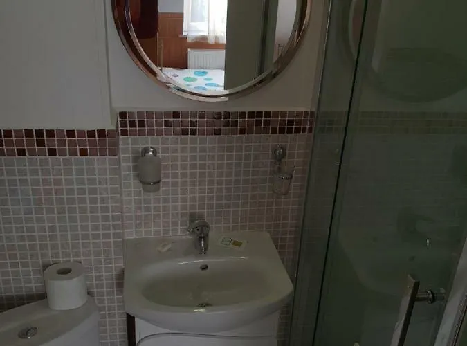 Haus Baron 1 Neckarau 게스트하우스