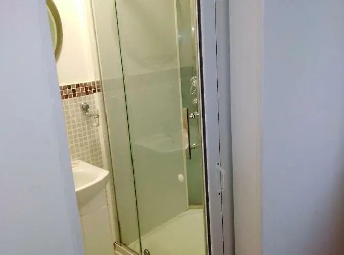 Haus Baron 1 Neckarau 게스트하우스 만하임