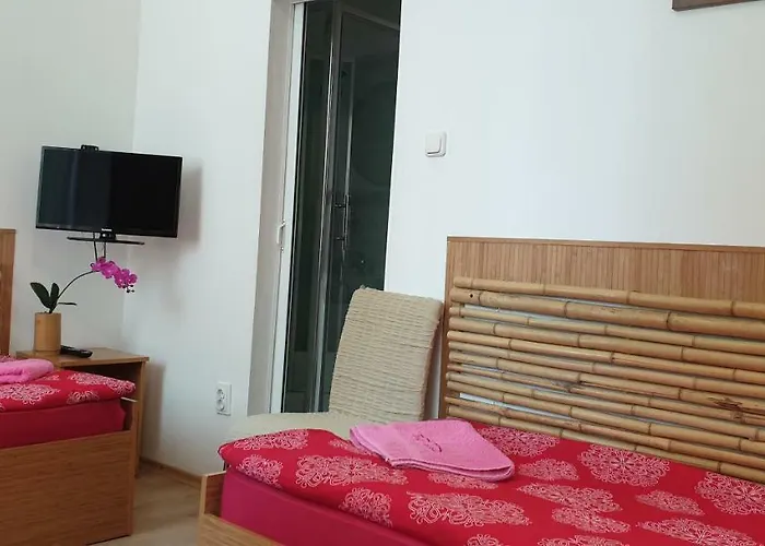 Haus Baron 1 Neckarau 게스트하우스 만하임