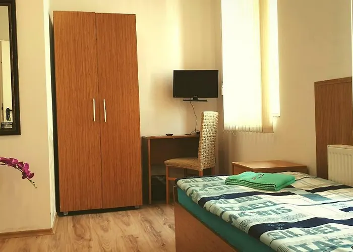 Haus Baron 1 Neckarau Pensjonat