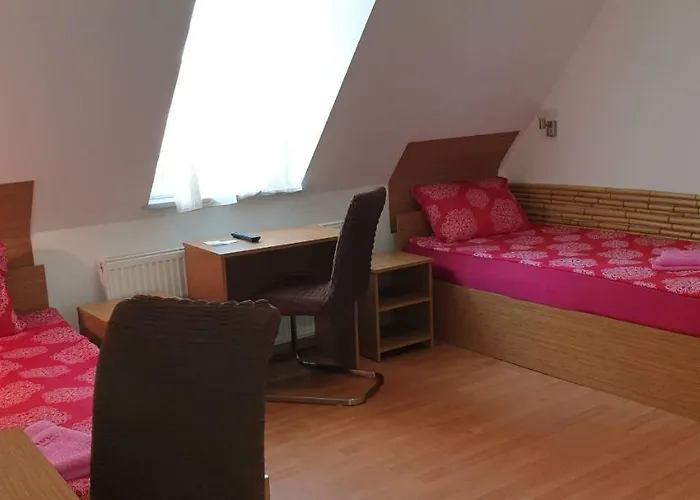 Haus Baron 1 Neckarau 게스트하우스 만하임