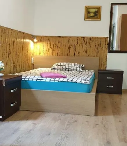 Haus Baron 1 Neckarau 게스트하우스 만하임