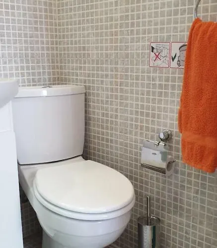 Haus Baron 1 Neckarau 게스트하우스